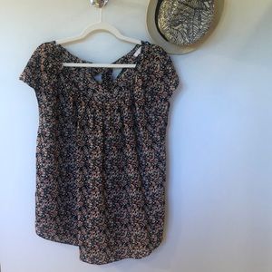 Laura Conrad- flowered short sleeve top